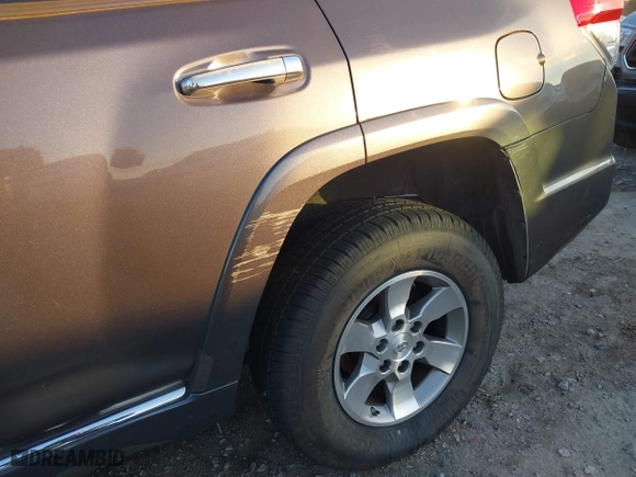 2011 Toyota 4Runner Trail with VIN JTEBU5JR5B5069176, listed as a IAAI auction lot 40907512 with 82,700 mi miles. Bid and sale history available at carsss.com. Image 17.