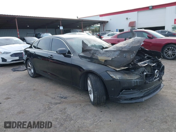 2018 Volvo S90 Momentum with VIN LVY982MK5JP027302, listed as a IAAI auction lot 41604037 with 1 mi miles. Bid and sale history available at carsss.com. Image 1.