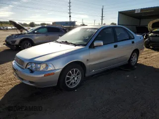 2004 Volvo S40 с VIN YV1VS27534F076127, выставлен на аукционе Copart как лот 74114154 с пробегом 90 982 миль миль и На запчасти • Non repairable. История ставок и продаж доступна на DreamBid. Изображение 1.