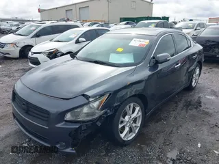 2013 Nissan Maxima SV z VIN 1N4AA5AP7DC814845, wystawiony jako IAAI lot #41758456 z przebiegiem 139 556 mil mil oraz . Historia ofert i sprzedaży dostępna na DreamBid. Obrazek 17.