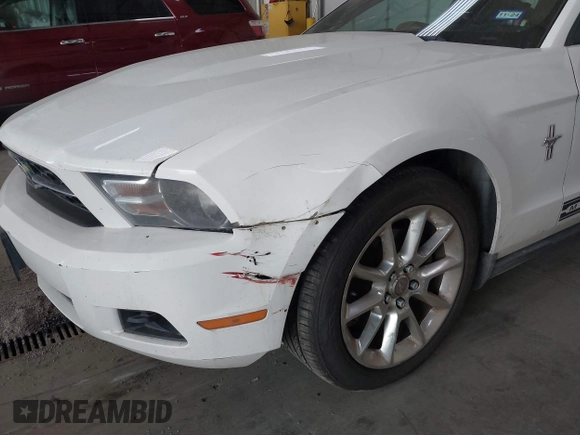 2011 Ford Mustang V6 with VIN 1ZVBP8AM1B5147273, listed as a IAAI auction lot 40283515 with 267,423 mi miles and . Bid and sale history available at DreamBid. Image 6.