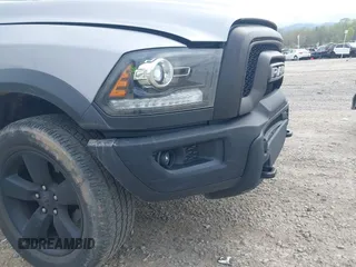 2020 Ram 1500 Warlock z VIN 1C6RR7GG3LS140875, wystawiony jako IAAI lot #41813678 z przebiegiem 67 319 mil mil oraz . Historia ofert i sprzedaży dostępna na DreamBid. Obrazek 17.