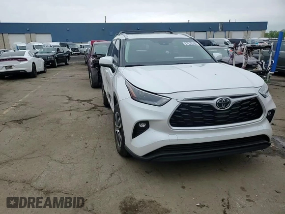 2023 Toyota Highlander L with VIN 5TDKDRAH4PS049246, listed as a Copart auction lot 57025305 with 9,848 mi miles and Salvage title. Bid and sale history available at DreamBid. Image 14.