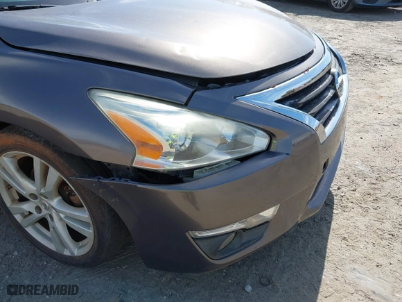 2013 Nissan Altima 3.5 SL with VIN 1N4BL3AP2DN547816, listed as a IAAI auction lot 41757780 with 143,238 mi miles. Bid and sale history available at carsss.com. Image 13.