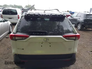 2022 Toyota RAV4 XLE Premium z VIN 2T3A1RFV1NW312419, wystawiony jako IAAI lot #42361686 z przebiegiem 14 291 mil mil oraz . Historia ofert i sprzedaży dostępna na DreamBid. Obrazek 16.