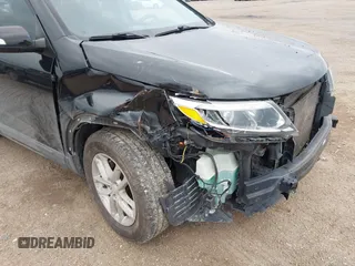 2014 Kia Sorento LX with VIN 5XYKT3A64EG483756, listed as a IAAI auction lot 41472374 with 118,660 mi miles. Bid and sale history available at carsss.com. Image 6.