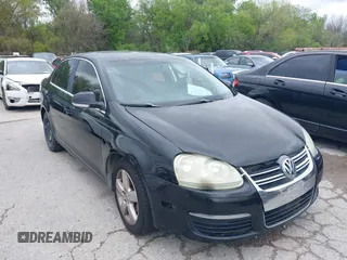 2008 Volkswagen Jetta Sedan SE with VIN 3VWRM71K58M104364, listed as a IAAI auction lot 41917090 with 178,399 mi miles. Bid and sale history available at carsss.com. Image 6.