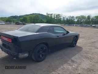 2011 Dodge Challenger z VIN 2B3CJ4DG1BH510981, wystawiony jako IAAI lot #42354382 z przebiegiem 129 050 mil mil oraz . Historia ofert i sprzedaży dostępna na DreamBid. Obrazek 4.