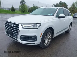 2017 Audi Q7 Premium Plus with VIN WA1LAAF78HD033170, listed as a IAAI auction lot 42212382 with 101,904 mi miles. Bid and sale history available at carsss.com. Image 17.