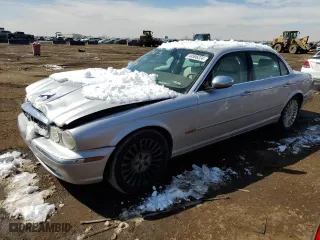 2005 Jaguar XJ VDP with VIN SAJWA82C25SG42104, listed as a Copart auction lot 67504384 with 167,921 mi miles and Salvage Title. Bid and sale history available at carsss.com. Image 1.