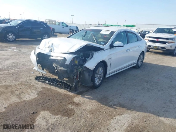 2017 Hyundai Sonata Hybrid SE with VIN KMHE24L3XHA067672, listed as a IAAI auction lot 41586501 with 1 mi miles. Bid and sale history available at carsss.com. Image 2.