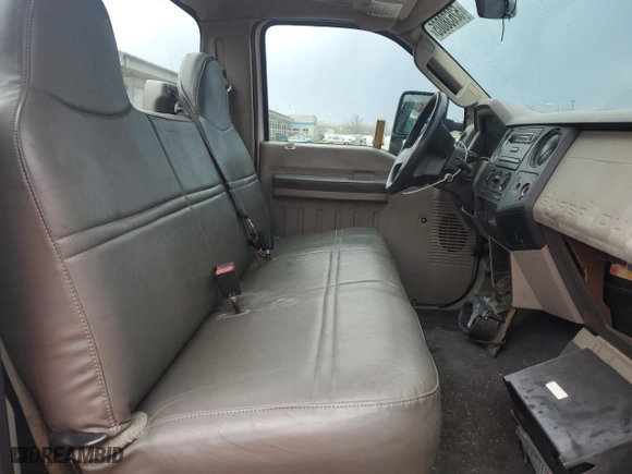 2008 Ford Super Duty F-350 SRW XL with VIN 1FTSF30518EA74725, listed as a Copart auction lot 52638005 with 203,625 mi miles and Clean Title. Bid and sale history available at carsss.com. Image 10.