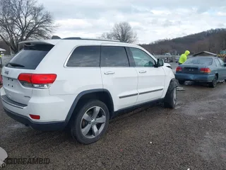 2015 Jeep Grand Cherokee Limited with VIN 1C4RJFBG3FC671803, listed as a IAAI auction lot 41224584 with 110,589 mi miles. Bid and sale history available at carsss.com. Image 4.