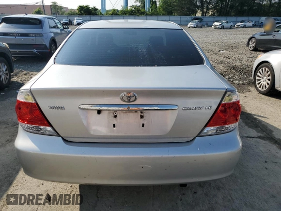 2005 Toyota Camry LE z VIN 4T1BE30K85U569235, wystawiony jako Copart lot #60223665 z przebiegiem 207 341 mil mil oraz Szkoda całkowita • Salvage title. Historia ofert i sprzedaży dostępna na DreamBid. Obrazek 6.