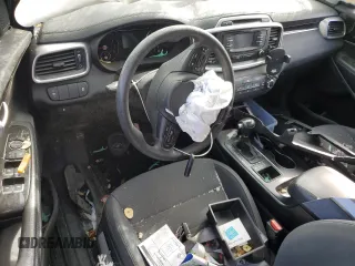 2016 Kia Sorento LX z VIN 5XYPGDA59GG072038, wystawiony jako Copart lot #50221465 z przebiegiem Nie podano mil oraz Szkoda całkowita • Salvage title. Historia ofert i sprzedaży dostępna na DreamBid. Obrazek 8.