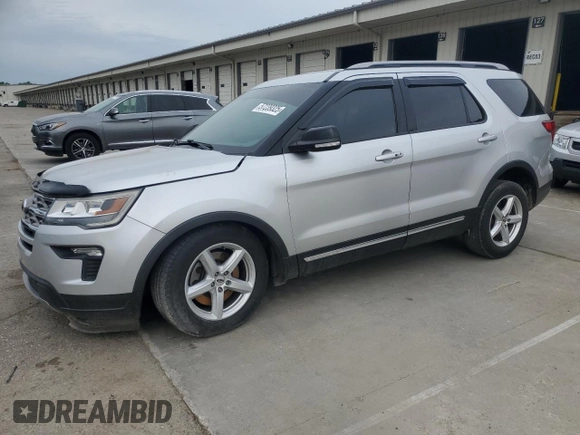 2018 Ford Explorer XLT с VIN 1FM5K7D86JGB86933, выставлен на аукционе Copart как лот 57239325 с пробегом 72 409 миль миль и Списание • Salvage title. История ставок и продаж доступна на DreamBid. Изображение 1.
