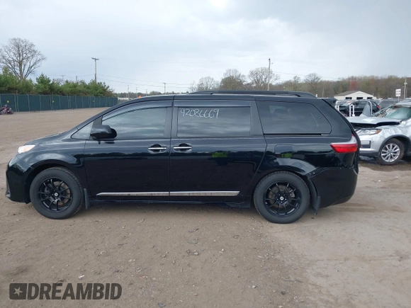 2020 Toyota Sienna XLE Auto Access Seat with VIN 5TDYZ3DC3LS034532, listed as a IAAI auction lot 42086669 with 64,881 mi miles and . Bid and sale history available at DreamBid. Image 14.