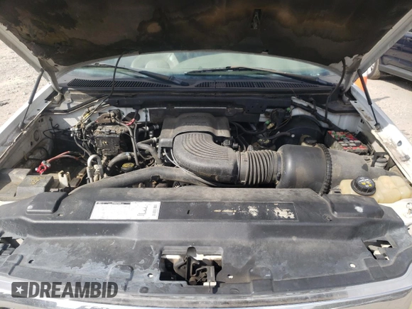 2000 Ford Expedition XLT with VIN 1FMRU1566YLB95235, listed as a Copart auction lot 47470185 with 315,888 mi miles and Salvage Title. Bid and sale history available at carsss.com. Image 12.