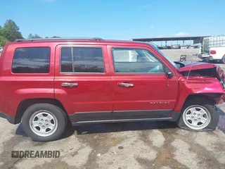 2016 Jeep Patriot Sport z VIN 1C4NJPBAXGD513390, wystawiony jako IAAI lot #42254500 z przebiegiem 178 813 mil mil oraz . Historia ofert i sprzedaży dostępna na DreamBid. Obrazek 14.