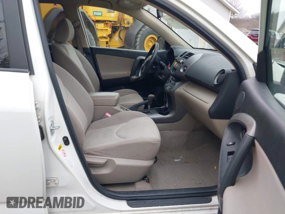 2007 Toyota RAV4 Limited with VIN JTMBD31V175095707, listed as a IAAI auction lot 41925076 with 129,179 mi miles. Bid and sale history available at carsss.com. Image 5.