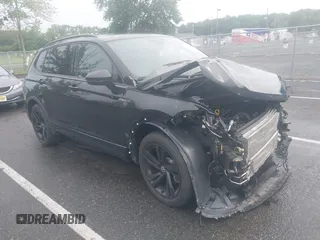 2024 Volkswagen Tiguan SE R-Line Black с VIN 3VV8B7AX4RM048758, выставлен на аукционе IAAI как лот 42523725 с пробегом 14 415 миль миль и . История ставок и продаж доступна на DreamBid. Изображение 1.