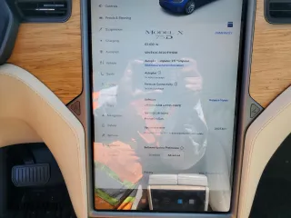 2018 Tesla Model X 75D with VIN 5YJXCBE22JF111938, listed as a Copart auction lot 47000303 with 63,430 mi miles. Bid and sale history available at carsss.com. Image 9.