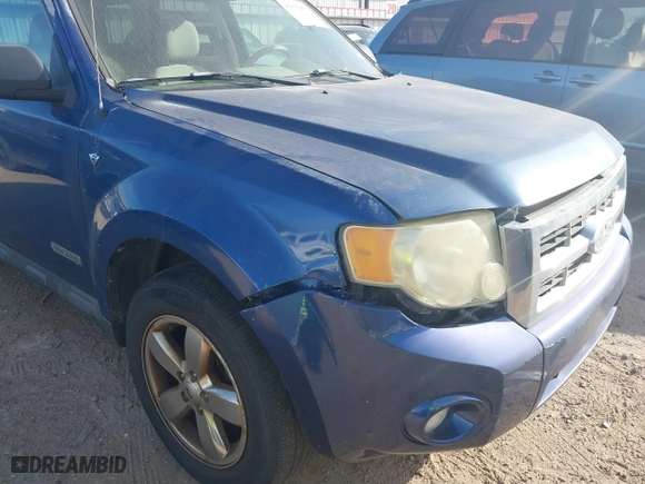 2008 Ford Escape XLT with VIN 1FMCU03148KE77063, listed as a IAAI auction lot 41815059 with 160,000 mi miles. Bid and sale history available at carsss.com. Image 6.