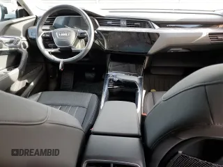 2021 Audi e-tron Sportback S line Premium Plus z VIN WA12AAGEXMB013582, wystawiony jako Copart lot #69440302 z przebiegiem 17 876 mil mil oraz . Historia ofert i sprzedaży dostępna na DreamBid. Obrazek 8.