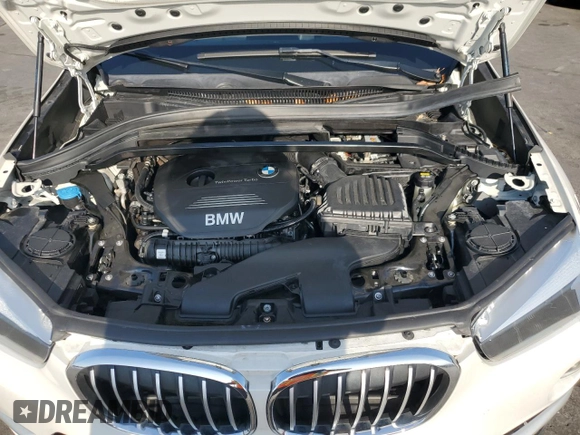 2018 BMW X1 sDrive28i z VIN WBXHU7C39J5H42980, wystawiony jako Copart lot #59308535 z przebiegiem 122 135 mil mil oraz Czysty tytuł • Clean title. Historia ofert i sprzedaży dostępna na DreamBid. Obrazek 11.