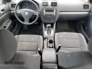 2008 Volkswagen Rabbit S z VIN WVWDA91K78W154569, wystawiony jako Copart lot #42245345 z przebiegiem 131 742 mil mil oraz Szkoda całkowita • Salvage title. Historia ofert i sprzedaży dostępna na DreamBid. Obrazek 8.