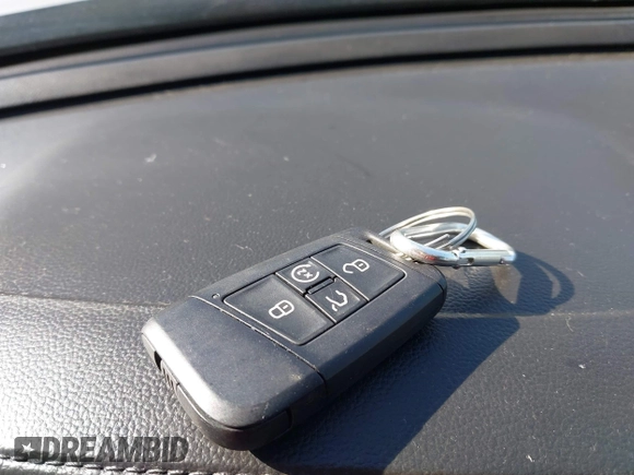 2019 Volkswagen Atlas SE with VIN 1V2UR2CA2KC557449, listed as a IAAI auction lot 42281302 with 106,739 mi miles and . Bid and sale history available at DreamBid. Image 11.