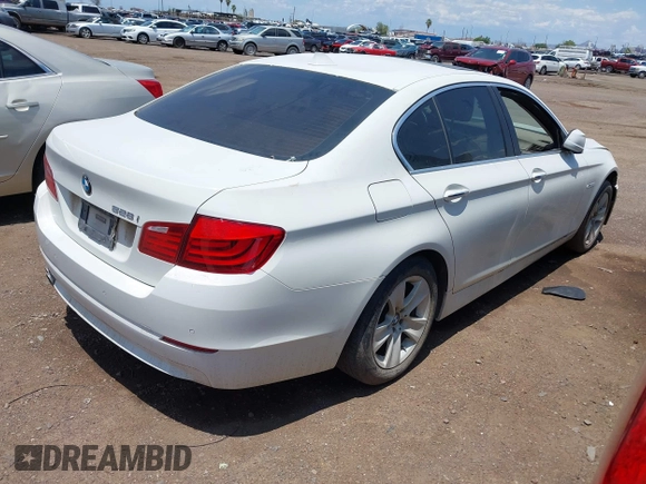 2012 BMW 5 Series 528i z VIN WBAXG5C58CDX02771, wystawiony jako IAAI lot #42426252 z przebiegiem Nie podano mil oraz . Historia ofert i sprzedaży dostępna na DreamBid. Obrazek 4.