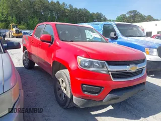 2018 Chevrolet Colorado 2WD Work Truck z VIN 1GCGSBEA8J1228460, wystawiony jako IAAI lot #42070574 z przebiegiem 186 745 mil mil oraz . Historia ofert i sprzedaży dostępna na DreamBid. Obrazek 1.