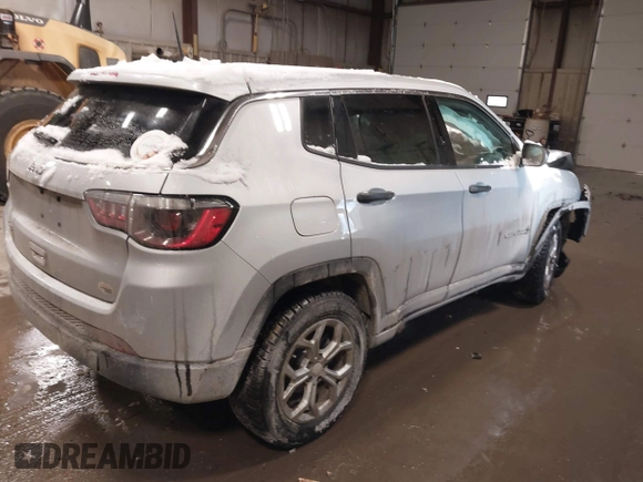 2024 Jeep Compass Sport with VIN 3C4NJDANXRT146281, listed as a IAAI auction lot 41499484 with 3,166 mi miles. Bid and sale history available at carsss.com. Image 4.