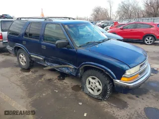1999 Chevrolet Blazer LS with VIN 1GNDT13W0X2223207, listed as a IAAI auction lot 41352241 with 239,263 mi miles. Bid and sale history available at carsss.com. Image 1.