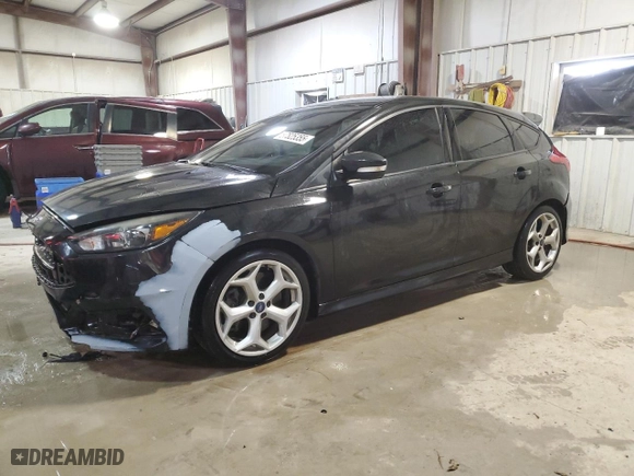2015 Ford Focus ST with VIN 1FADP3L93FL313310, listed as a Copart auction lot 87825355 with 84,468 mi miles and Clean Title. Bid and sale history available at carsss.com. Image 1.