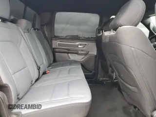 2021 Ram 1500 Big Horn z VIN 1C6RREFT4MN750643, wystawiony jako Copart lot #55787175 z przebiegiem 102 014 mil mil oraz Szkoda całkowita • Salvage title. Historia ofert i sprzedaży dostępna na DreamBid. Obrazek 10.