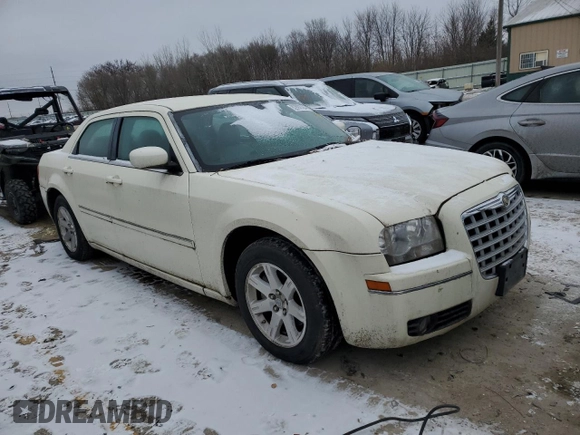 2007 Chrysler 300 Signature with VIN 2C3KA53G47H600753, listed as a Copart auction lot 82892554 with 62,288 mi miles and Clean Title. Bid and sale history available at carsss.com. Image 4.