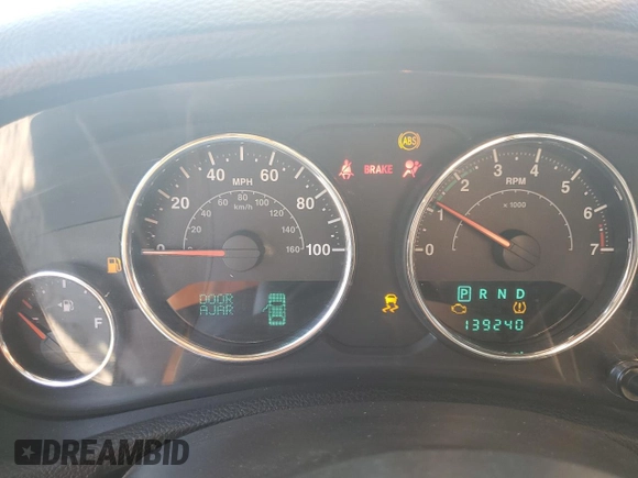 2013 Jeep Wrangler Unlimited Rubicon z VIN 1C4HJWFG6DL557085, wystawiony jako Copart lot #55491775 z przebiegiem 139 240 mil mil oraz Szkoda całkowita • Salvage title. Historia ofert i sprzedaży dostępna na DreamBid. Obrazek 9.