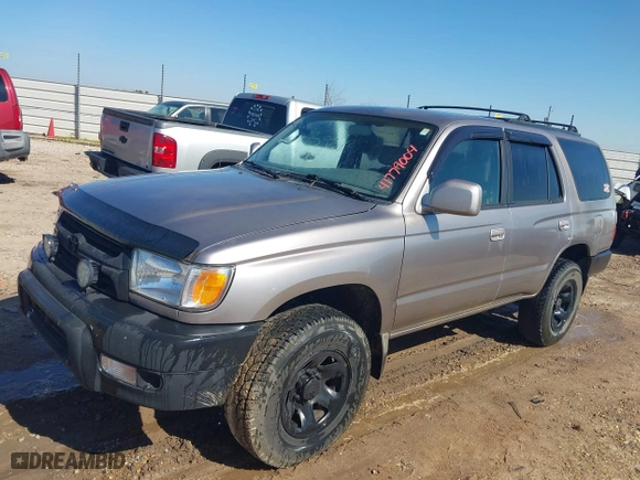 2001 Toyota 4Runner SR5 with VIN JT3GN86R810199292, listed as a IAAI auction lot 41779004 with 247,047 mi miles. Bid and sale history available at carsss.com. Image 2.