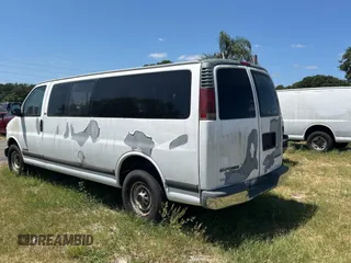 2002 Chevrolet Express with VIN 1GAHG39R921243538, listed as a Copart auction lot 55530615 with 512,936 mi miles and Clean Title. Bid and sale history available at carsss.com. Image 4.