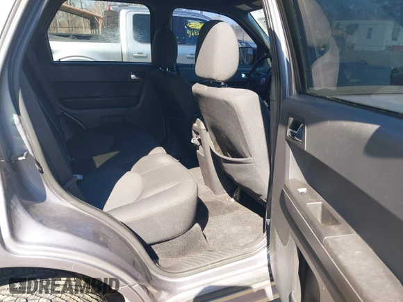 2008 Mercury Mariner с VIN 4M2CU91148KJ50412, выставлен на аукционе IAAI как лот 41715972 с пробегом 130 426 миль миль и . История ставок и продаж доступна на DreamBid. Изображение 8.
