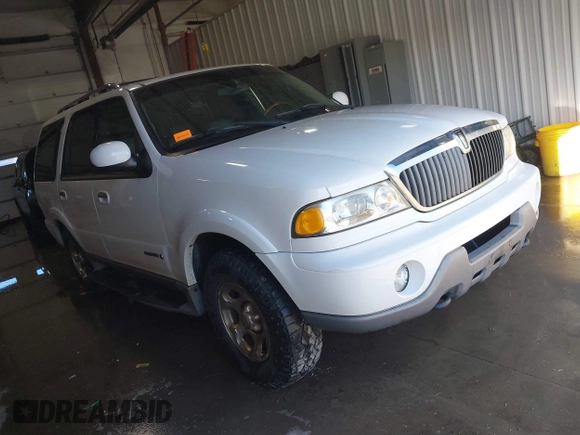 2002 Lincoln Navigator z VIN 5LMFU28R32LJ18485, wystawiony jako IAAI lot #41718606 z przebiegiem 228 590 mil mil oraz . Historia ofert i sprzedaży dostępna na DreamBid. Obrazek 1.