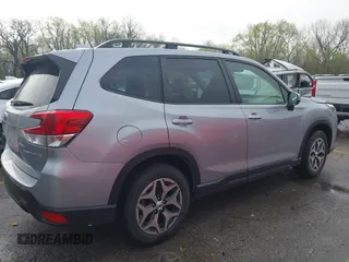 2022 Subaru Forester Premium with VIN JF2SKAEC2NH452330, listed as a IAAI auction lot 41925792 with 103,304 mi miles. Bid and sale history available at carsss.com. Image 14.