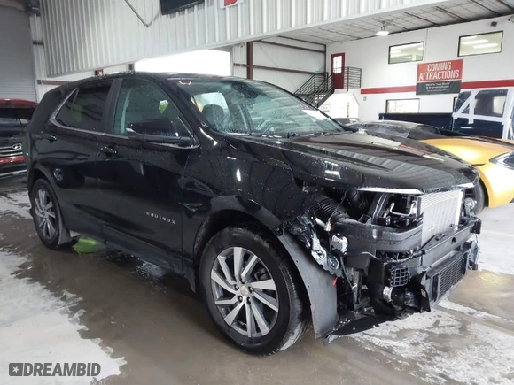 2022 Chevrolet Equinox LT with VIN 3GNAXUEV1NL267290, listed as a IAAI auction lot 41265781 with 17,593 mi miles. Bid and sale history available at carsss.com. Image 1.