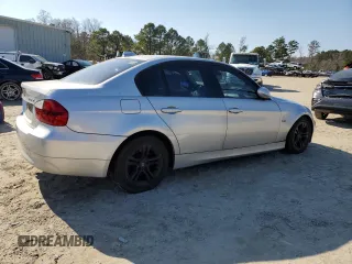 2008 BMW 3 Series 328xi with VIN WBAVC73578KX90648, listed as a Copart auction lot 43928165 with 170,673 mi miles and Clean Title. Bid and sale history available at carsss.com. Image 3.