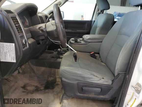 2013 Ram 2500 Tradesman z VIN 3C6TR5CT2DG605782, wystawiony jako Copart lot #56733115 z przebiegiem 275 209 mil mil oraz Szkoda całkowita • Salvage title. Historia ofert i sprzedaży dostępna na DreamBid. Obrazek 7.