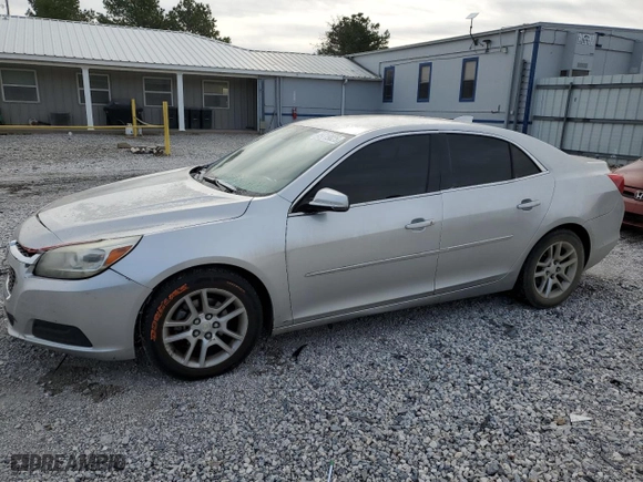 2015 Chevrolet Malibu LT with VIN 1G11C5SL3FF121782, listed as a Copart auction lot 49719825 with 258,963 mi miles and Salvage Title. Bid and sale history available at carsss.com. Image 1.