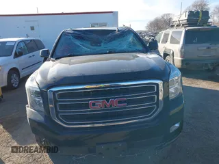 2018 GMC Yukon XL SLT with VIN 1GKS2GKC4JR353846, listed as a IAAI auction lot 41258231 with 74,073 mi miles. Bid and sale history available at carsss.com. Image 13.