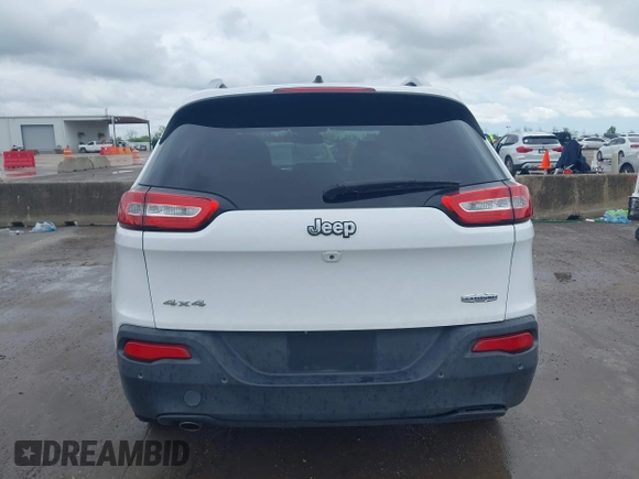 2018 Jeep Cherokee Latitude with VIN 1C4PJMCB3JD528531, listed as a IAAI auction lot 41906621 with 122,137 mi miles and . Bid and sale history available at DreamBid. Image 16.